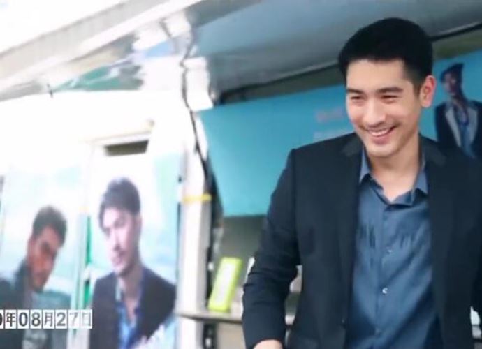 高以翔给每一个探班粉丝送礼物 纪念特辑让粉丝爆哭