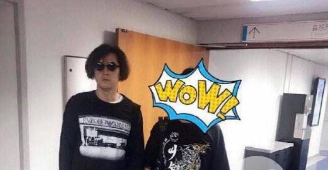 胡歌爆炸头发型图片 这是放飞自我了