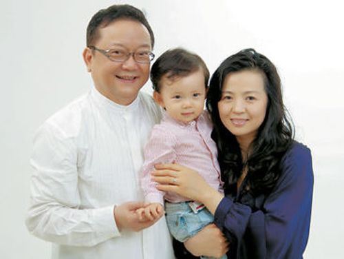 王刚的第一任妻子是谁 王刚的三段婚姻介绍