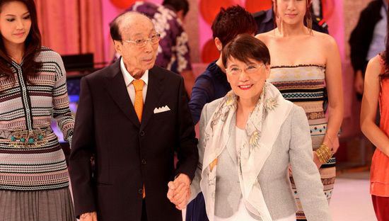 邵逸夫有几个老婆和孩子 两段婚姻充满传奇色彩