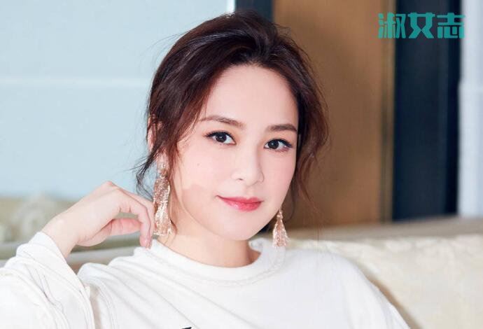 阿娇离婚后首现身 全程一声不吭避谈前夫相关