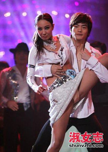 女明星露底走光照片 杨幂范冰冰柳岩走光照(3)