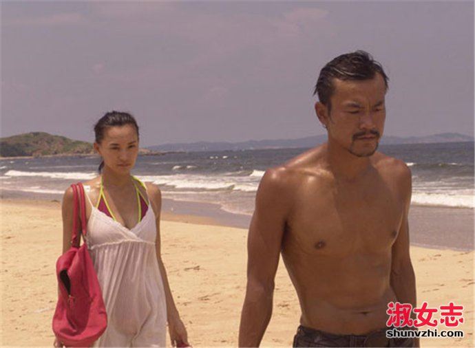 廖凡莫小棋沙滩床戏 赤身裸体挤奶场面惹火令人把持不住