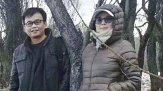 袁立现任老公梁太平是诗人 都挺热衷做公益