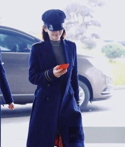  谢娜回应穿旧外套 夸我节俭身材保持得不错