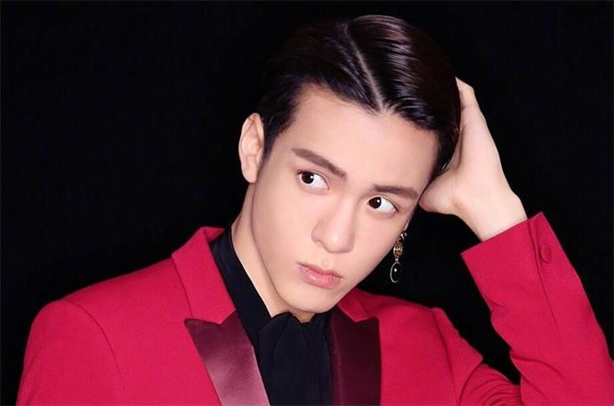 曾舜晞女友是谁 曾舜晞的背景后台太强大