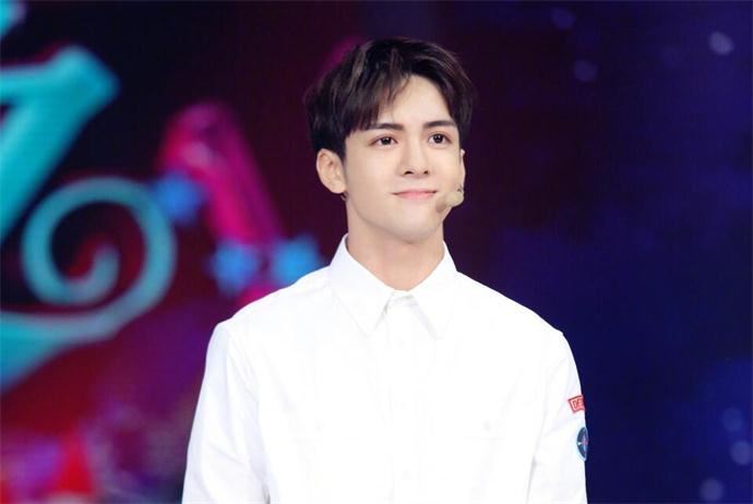 曾舜晞女友是谁 曾舜晞的背景后台太强大