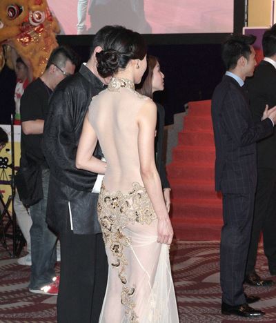 章子怡风骚露臀 欧美女星不穿底裤走光照