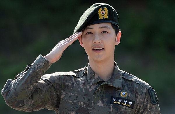 宋仲基入伍时间部队 宋仲基入伍偷吃怎么回事