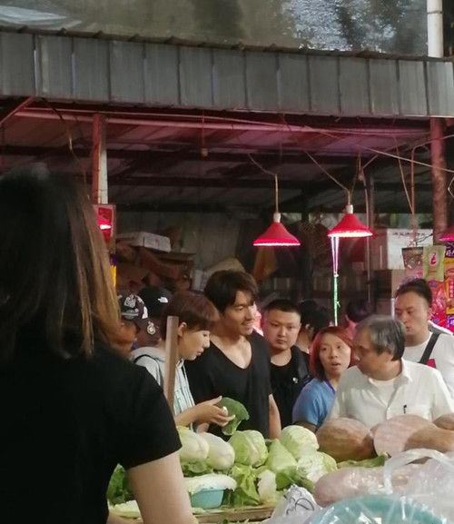 言承旭拍片被围观 发生一幕让人吃惊