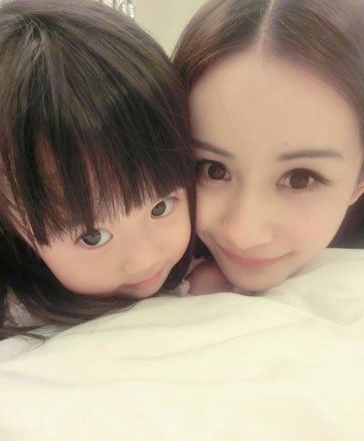 韦雪的孩子是谁的 韦雪去美国生孩子了