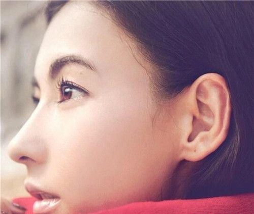  张柏芝三胎出生证曝光 孩子在温哥华的姐姐家