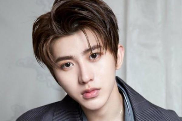 蔡徐坤真正体重 比绝大多数女生都要瘦