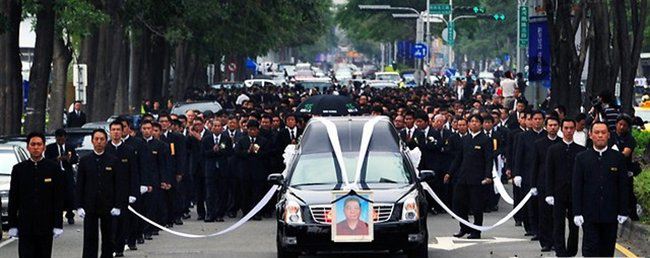 许海清是那个帮派的 许海清出殡台湾警方最难受的一天