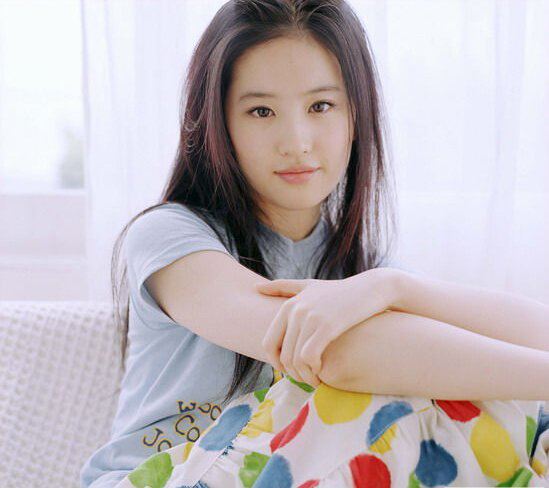 景甜背景有多吓人 揭秘女星背后的干爹靠山