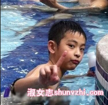 何音老公是谁 何音老公黄志忠和儿子照片