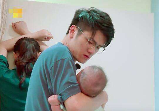 戚蓝尹很有钱 戚蓝尹父母做什么的