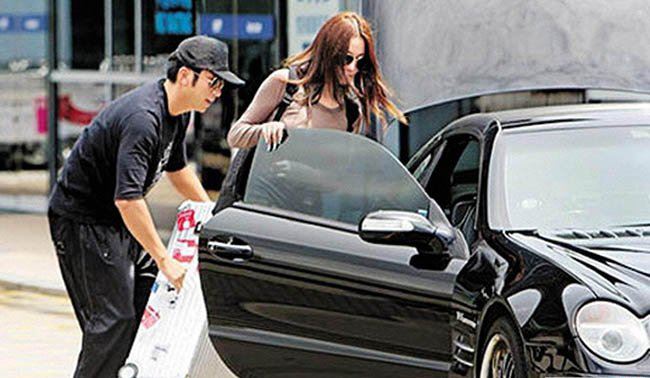 张馨予与吴卓羲分手内幕 两人的大尺度床照被热传