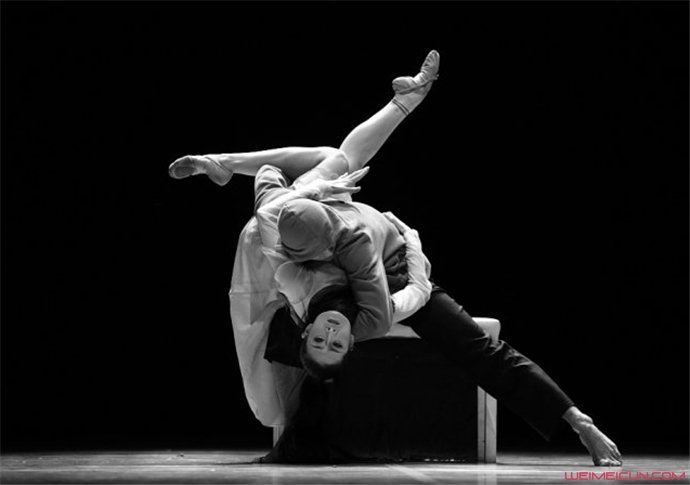 王亚彬的家庭背景父母资料、王亚彬的老公叫什么