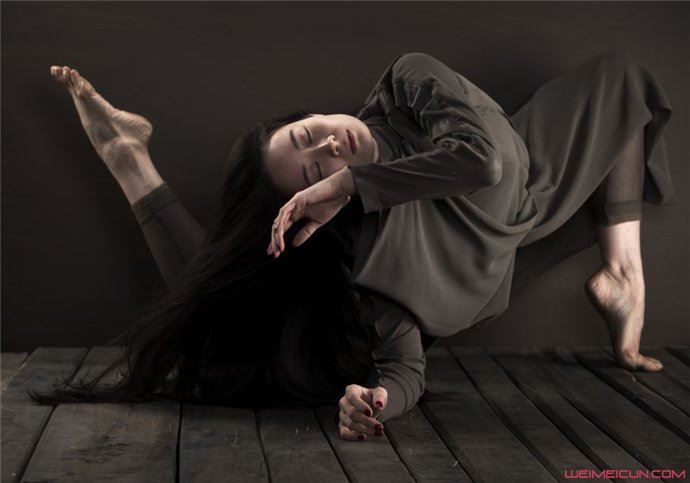 王亚彬的家庭背景父母资料、王亚彬的老公叫什么