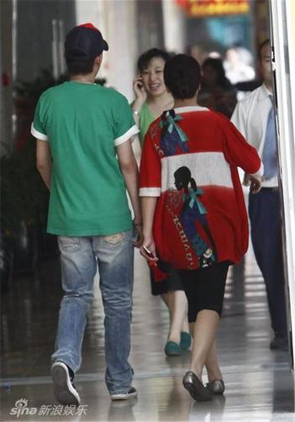 江珊现任老公张博多大年龄 娱乐圈里的姐弟恋