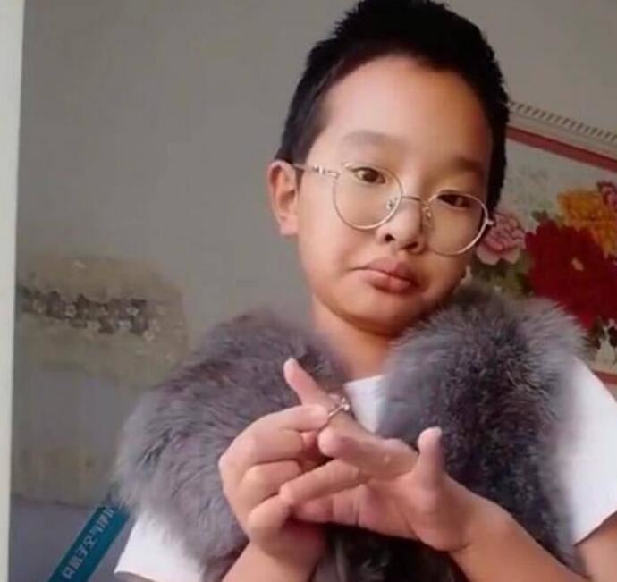 钟美美班主任发声 否认约谈钟美美要求下架视频具体始末