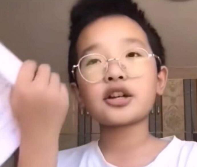 钟美美班主任发声 否认约谈钟美美要求下架视频具体始末