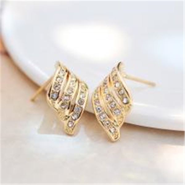 耳钉戴久了耳洞发臭 去除耳洞脏东西小窍门