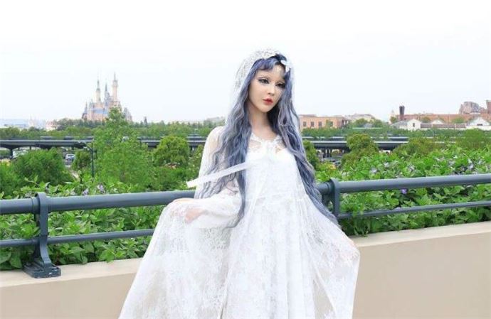 芭比迪丽拉个人资料几岁了 原来的样子