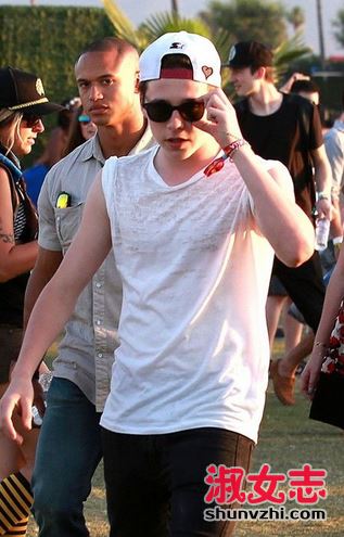 贝克汉姆的儿子资料 贝克汉姆儿子照片和生活