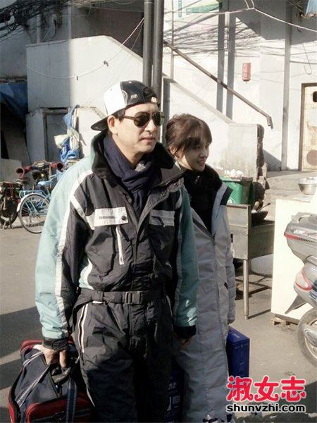 郑爽爸爸干什么的 郑爽家庭背景资料