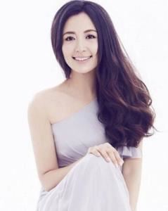 于和伟老婆宋林静的照片 和杨童舒长太像了