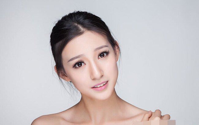 马凡舒泳装掉落 男人瞬间起了反应