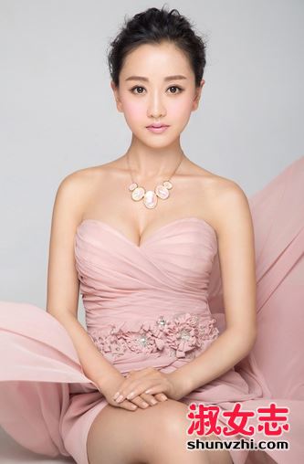 杨蓉的胸围多大 杨蓉个人资料和背景