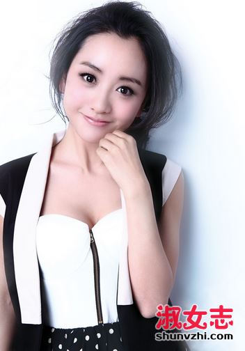 杨蓉的胸围多大 杨蓉个人资料和背景