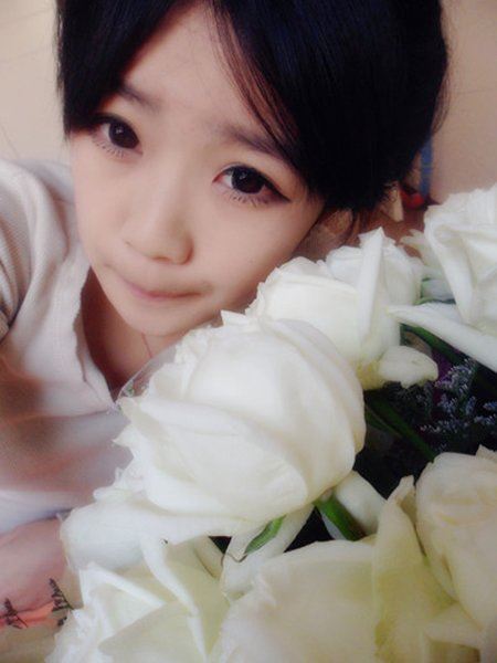 赵誉博和张依依素颜照 张依依以前的照片