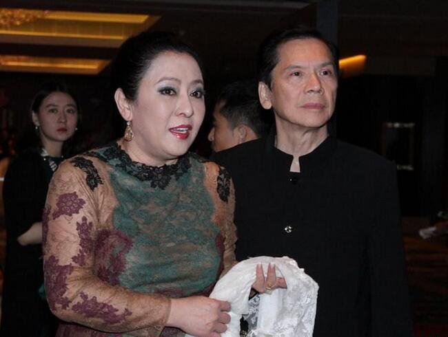 向华强和太太怎么认识的 向太与周星驰的恩怨