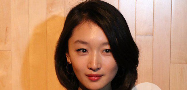 周冬雨双眼皮是割的吗 周冬雨割双眼皮前后对比