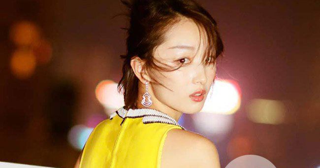 周冬雨双眼皮是割的吗 周冬雨割双眼皮前后对比