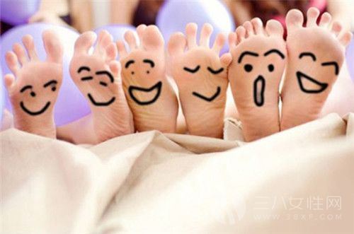 死党和闺蜜那个地位高 男女死党是什么意思啊