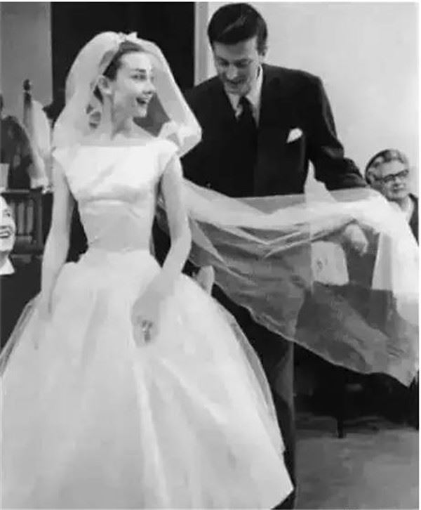 纪梵希为什么不娶赫本 纪梵希为什么一生未娶？