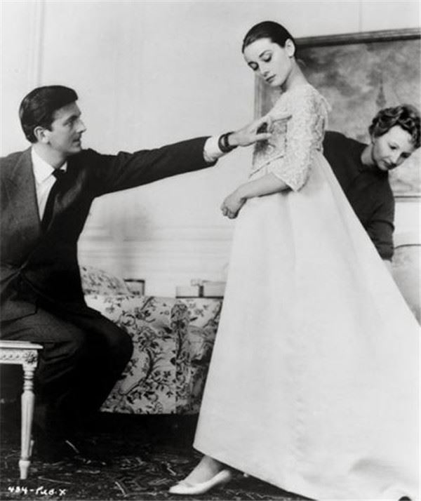 纪梵希为什么不娶赫本 纪梵希为什么一生未娶？