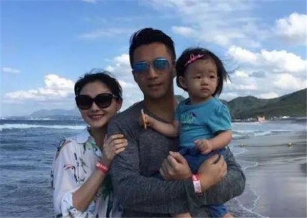 汪小菲有过几个女朋友 汪小菲有前妻吗