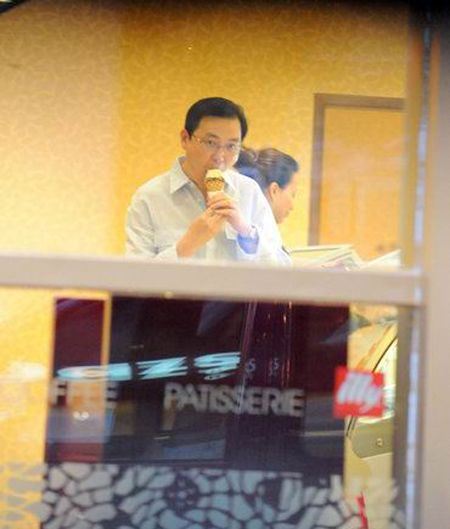 董卿老公黄辉简历照片 董卿和黄辉怎么认识的