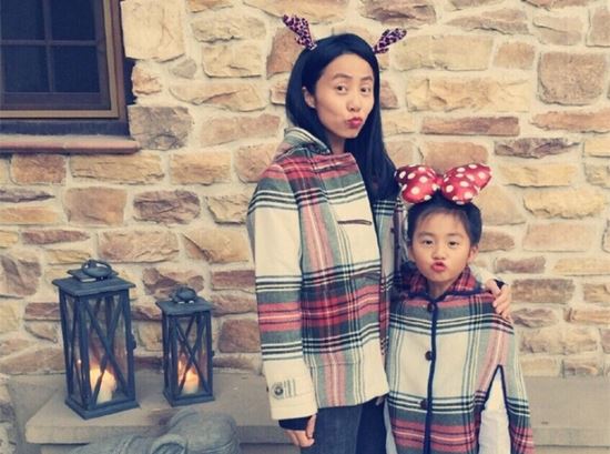 黄磊一共生了几个娃 黄磊一家合照