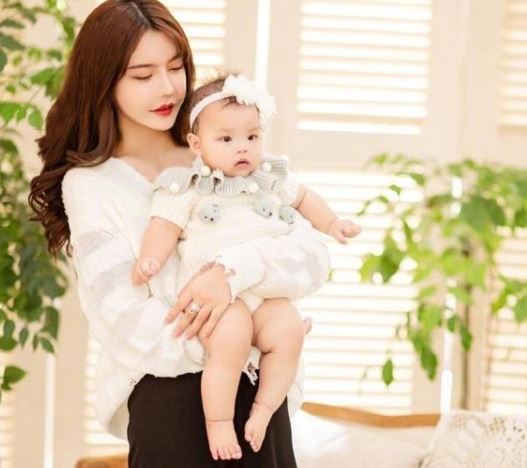 韩安冉离婚原因 网红韩安冉晒离婚证