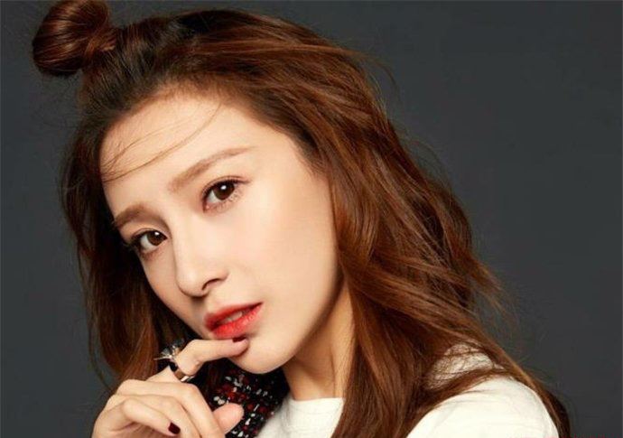 马凡舒走秀内裤掉落怎么回事