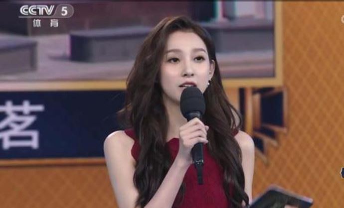 马凡舒走秀内裤掉落 接下来马凡舒的举动征服全场