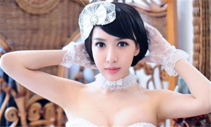 张婉悠挤奶门图片很火爆 张婉悠的资料背景