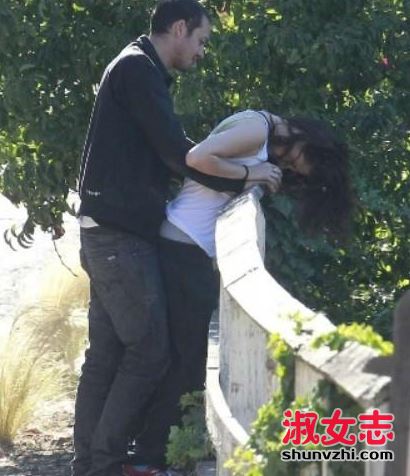 姚笛复出唱哭自己 文章姚笛车震照片被扒出